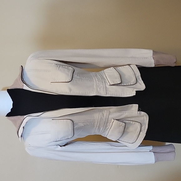 "Bebe" Cream Corduroy Jacket w/ knit collar & cuffs. - Picture 8 of 9